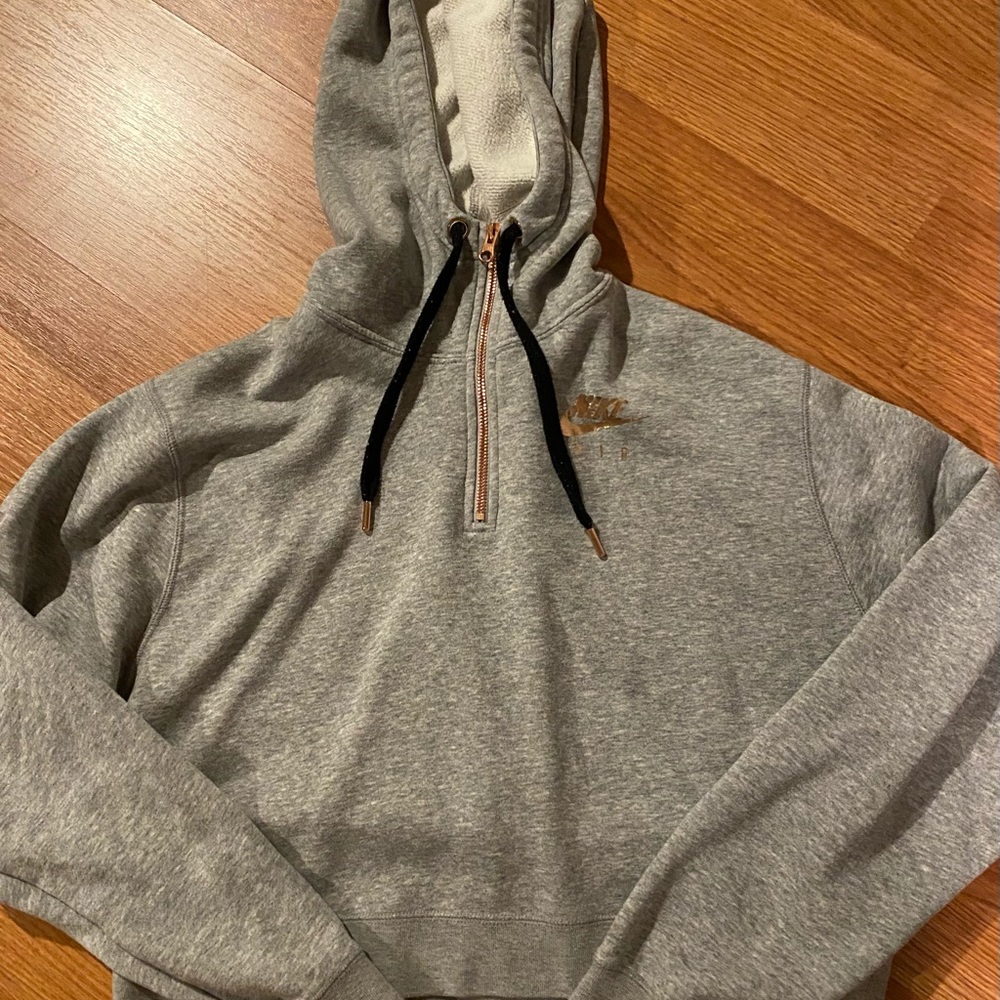 Nike cropped hoodie in light grey